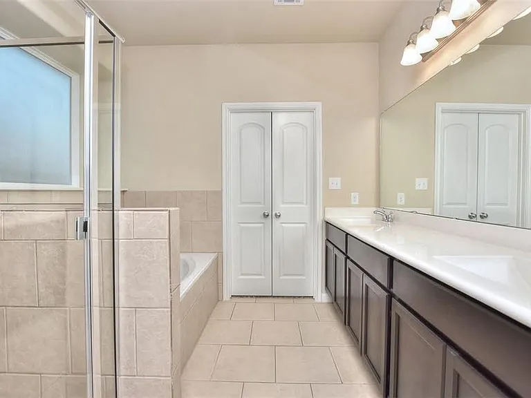 7993 Arezzo Dr — Photo 19