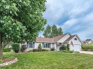 246 High View Ln, Oconomowoc, WI 53066