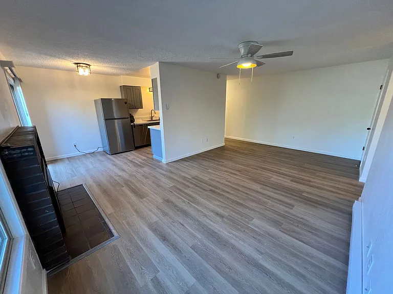 The Clairmont — Photo 9