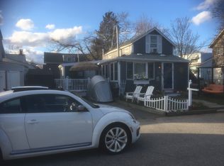 8 Greene Ave, Barrington, RI 02806