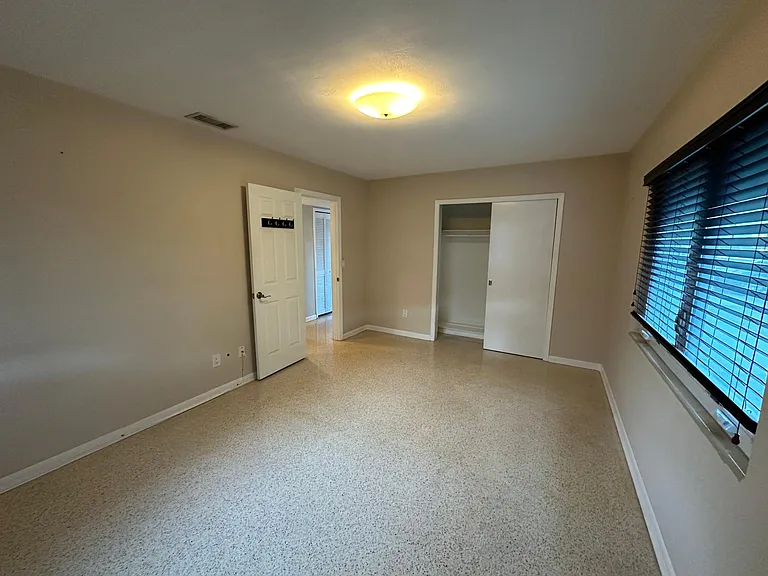 1760 Gracelyn Dr — Photo 3