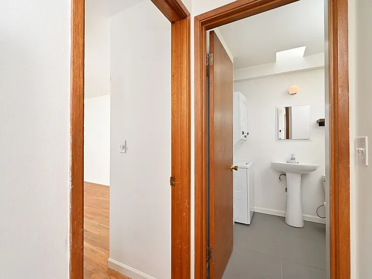 The Diane Apartments — Photo 16