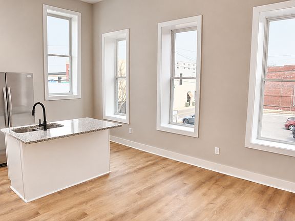 2nd image of 128 N Water Ave #D