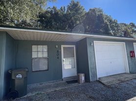 504 W. Fairfield Dr. - B1