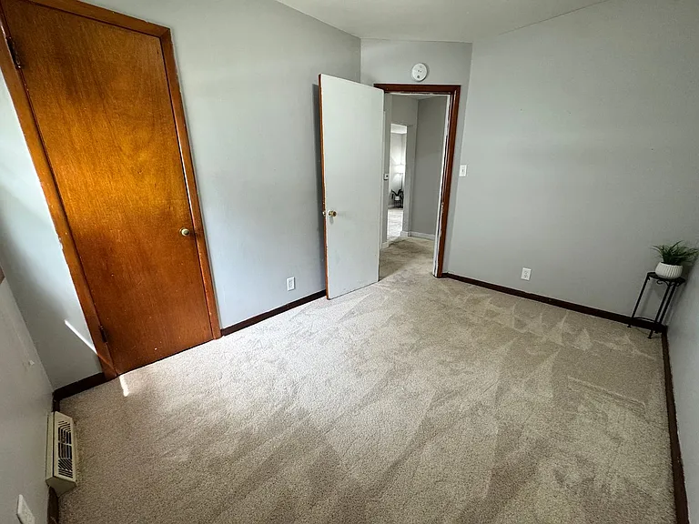 230 E Gilbert Dr — Photo 17