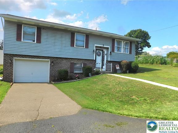 4th image of 515 Maple St