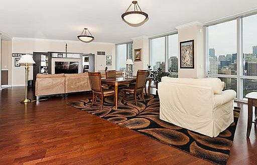 4th image of 1211 S Prairie Ave APT 1801