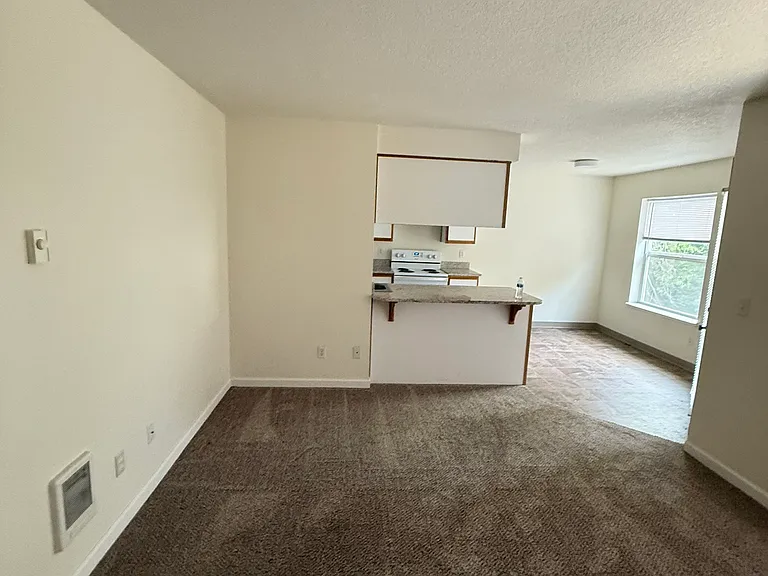 Autumn Park Apartments — Photo 4