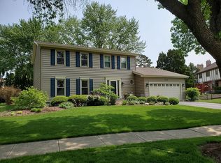 808 Buttonwood Cir, Naperville, IL 60540