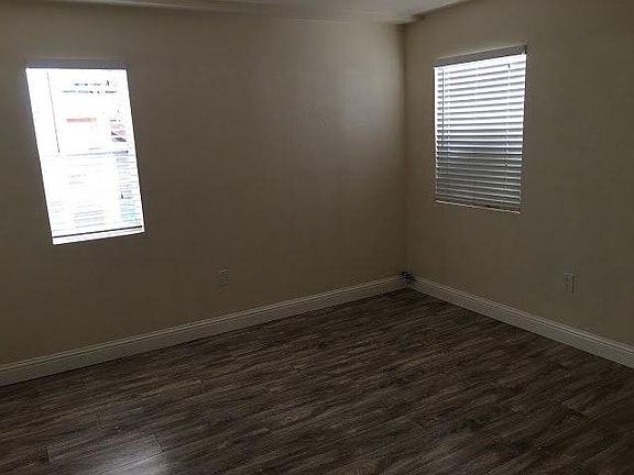 bedroom 1 -downstairs