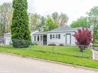 1307 Rittenhouse St, Des Moines, IA 50315