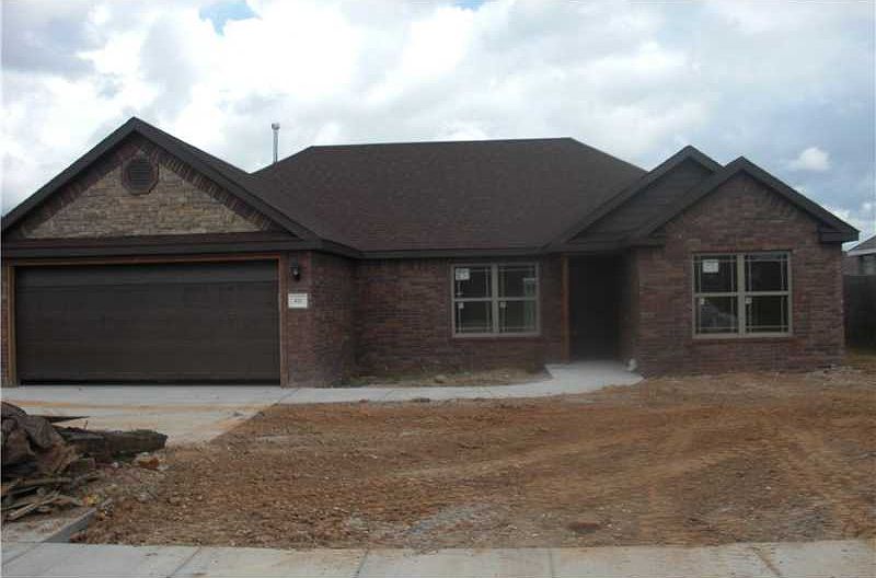 1st image of 401 Thistlewood Ave