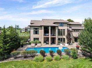 10755 NW 81st St, Parkville, MO 64152