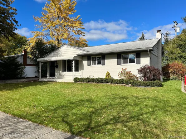 425 Hill St, Rochester, MI 48307