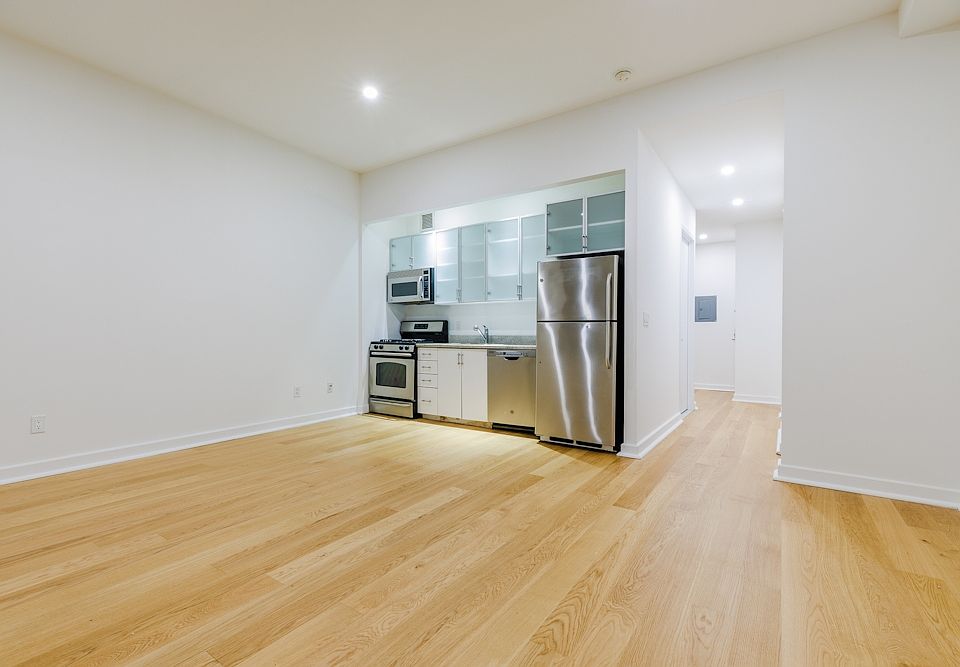 1st image of 37 Wall St APT 8M