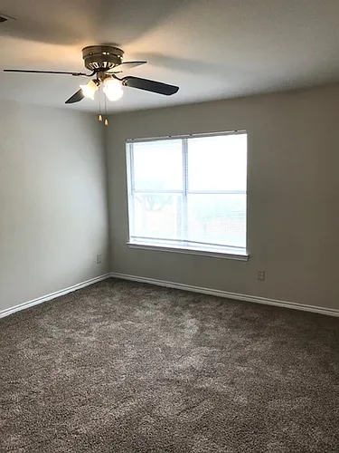 100 Howard St Photo 1