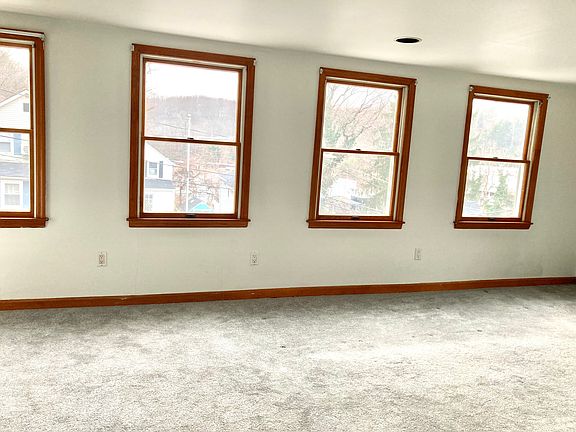 4th image of 25A Pine Dr #25A