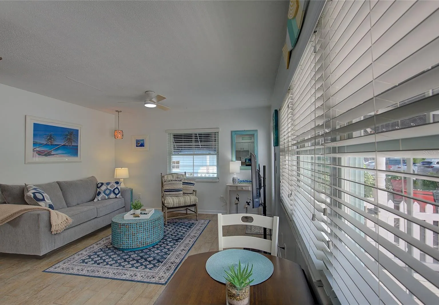 2 bed, 550 sqft, $2,700 — Photo 3