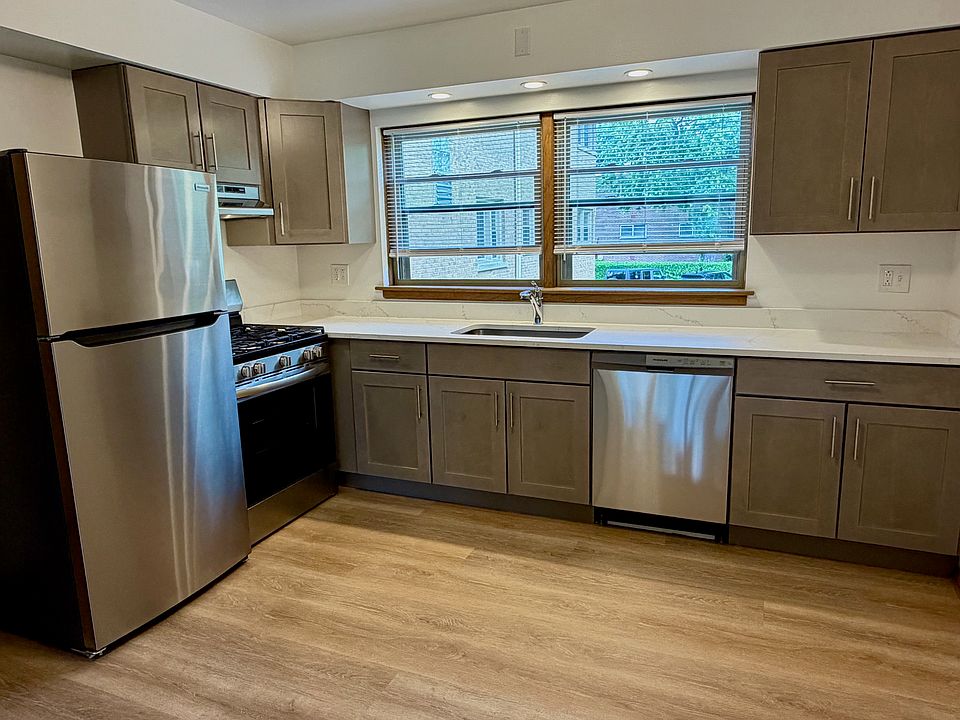 1st image of 1334 Woodview Ln APT 1E