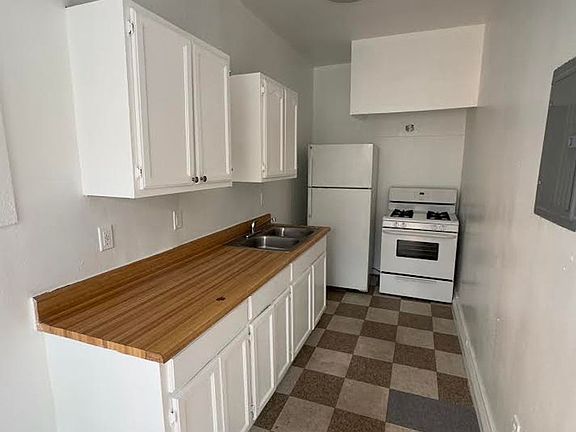 5th image of 724 N Gramercy Pl APT 202