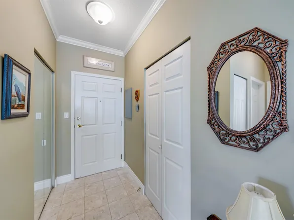 2985 Princess Cres #315, Coquitlam, BC V3B 7P3