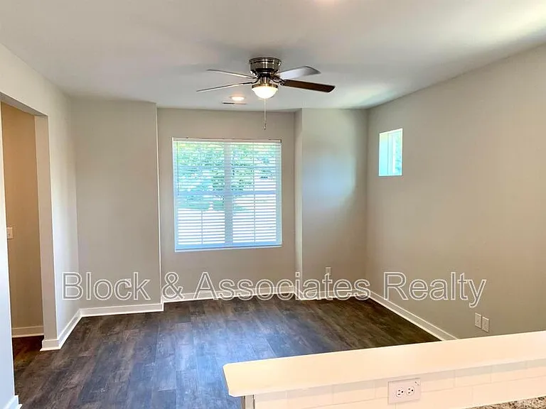 801 S Franklin St — Photo 7