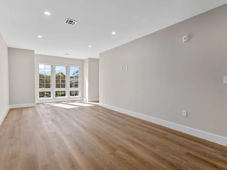 The Block at 22 Everett St — Photo 7
