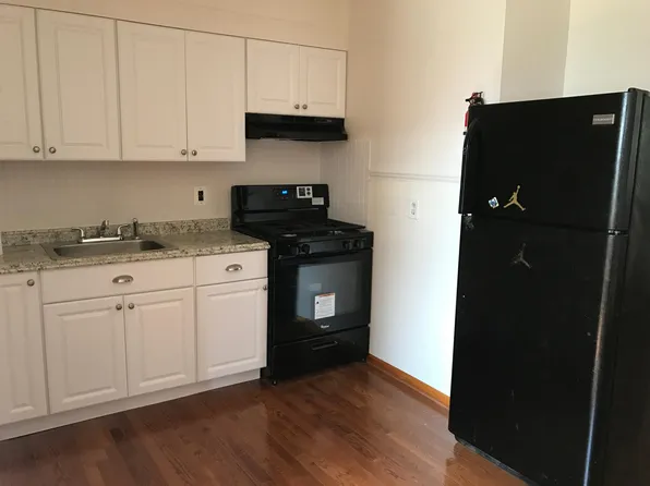693 Parker St, Perth Amboy, NJ 08861