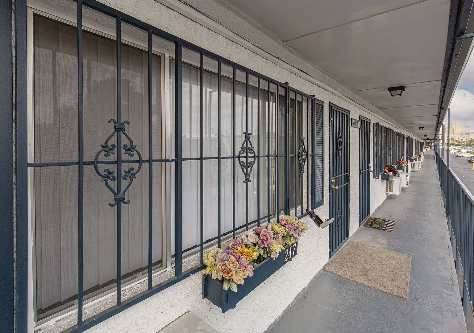1 bedroom condo near UNLV and the Strip for only $695! — Photo 4