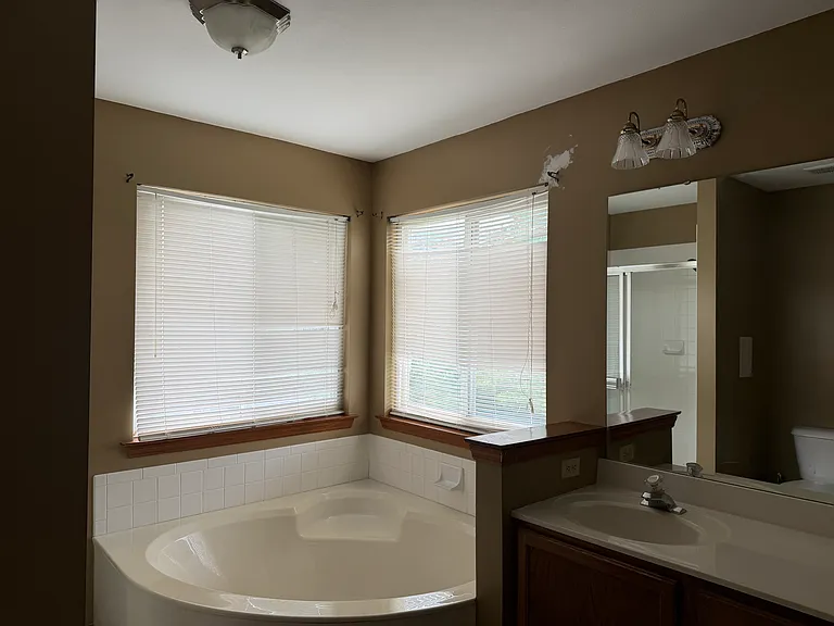 7586 Shadybridge Dr — Photo 9