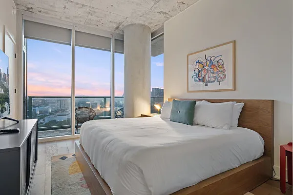 2 bed, 1121 sqft, $5,500 — Photo 2