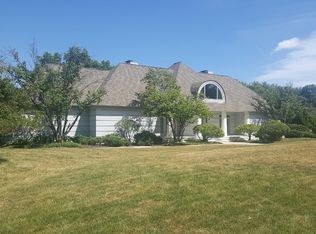 2315 Coach Rd, Long Grove, IL 60047