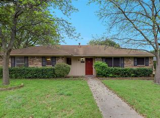 1607 Meadow Ct, Midlothian, TX 76065