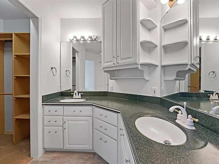 1703 Suwannee Cir — Photo 10