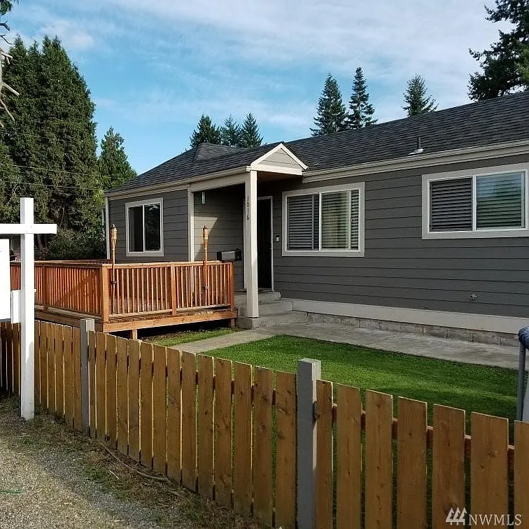 1016 1st St SE photo 1