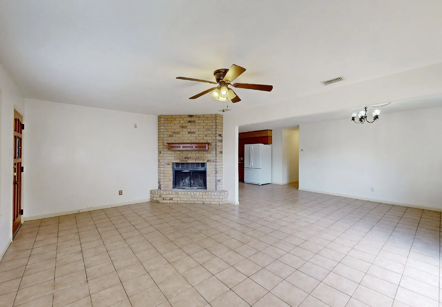 3 bed, 2.0 bath, 1410 sqft, $1,850 — Photo 3