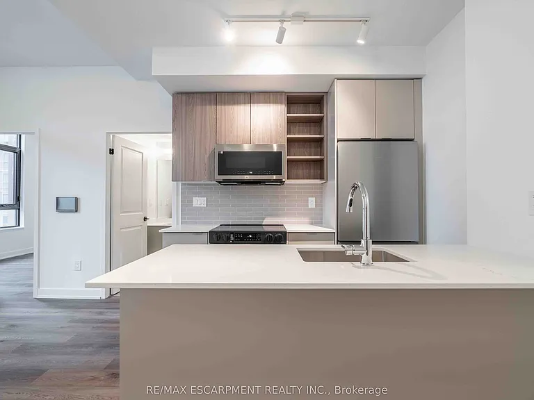 2075 Lakeshore Rd #416 — Photo 4