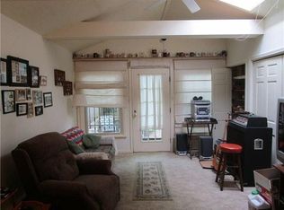 27 Grandview Ter, Rochester, NY 14611