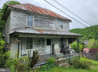 90 Goff St, Berkeley Springs, WV 25411