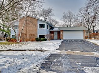 5932 Northgate Ct, Woodridge, IL 60517