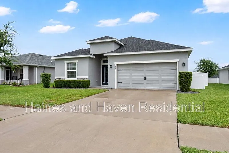 Building Photo - 712 Daphne Dr