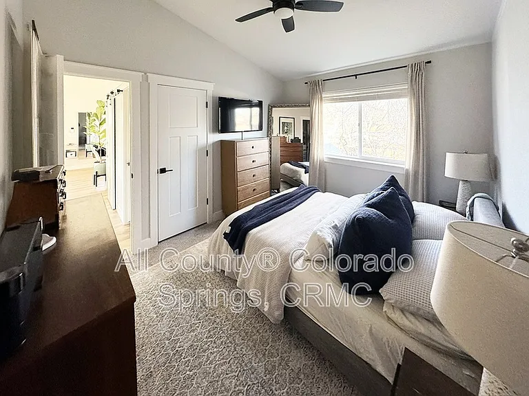 824 S Logan Ave — Photo 12
