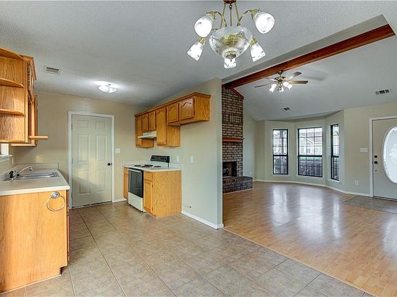 5th image of 1100 Opal Dr
