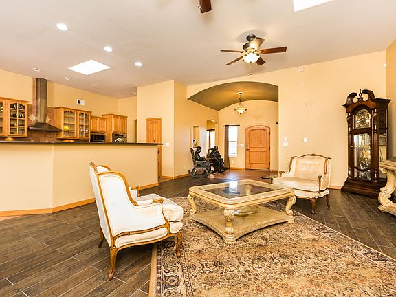 3rd image of 630 Barnett Dr
