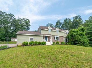 6 Lowell Rd, Windham, NH 03087