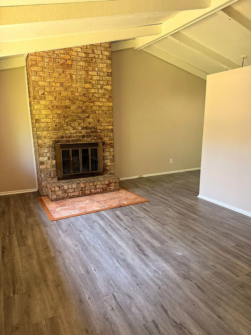 Building Photo - 905 Forest Dale Ln #B