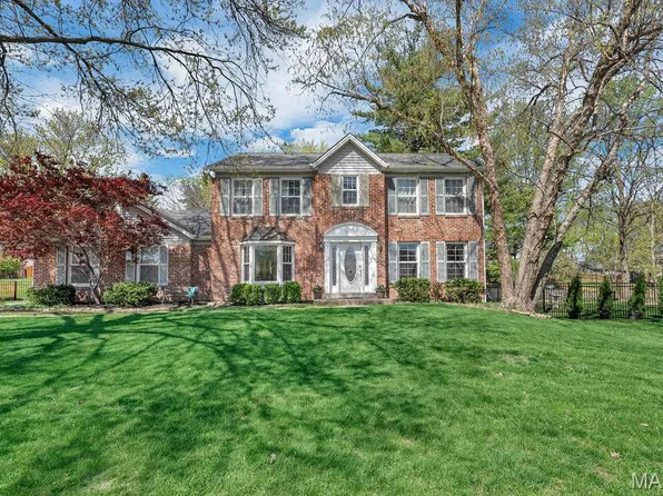 462 Chelsea Dr, Saint Charles, MO 63304