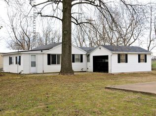 5783 Patterson Bay Rd, Bath, IL 62617