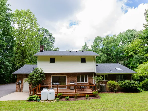 26 Indian Knob Rd, Asheville, NC 28803