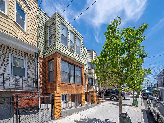 2nd image of 814 13th St